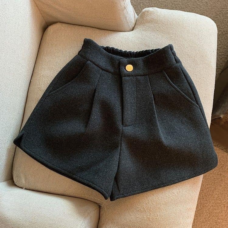 Elegant Woolen Shorts