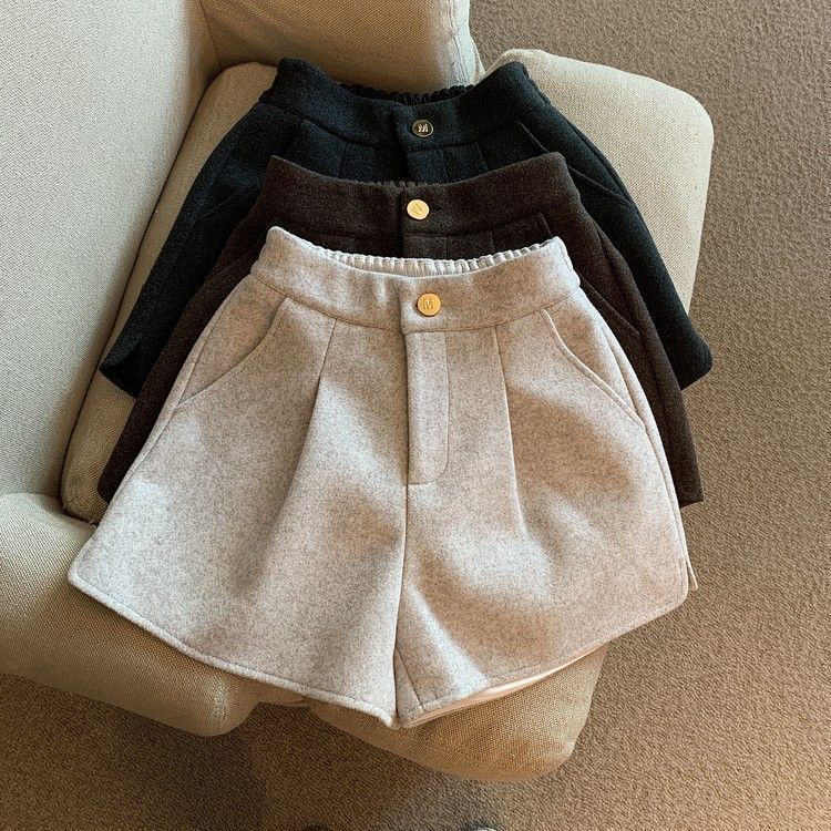 Elegant Woolen Shorts
